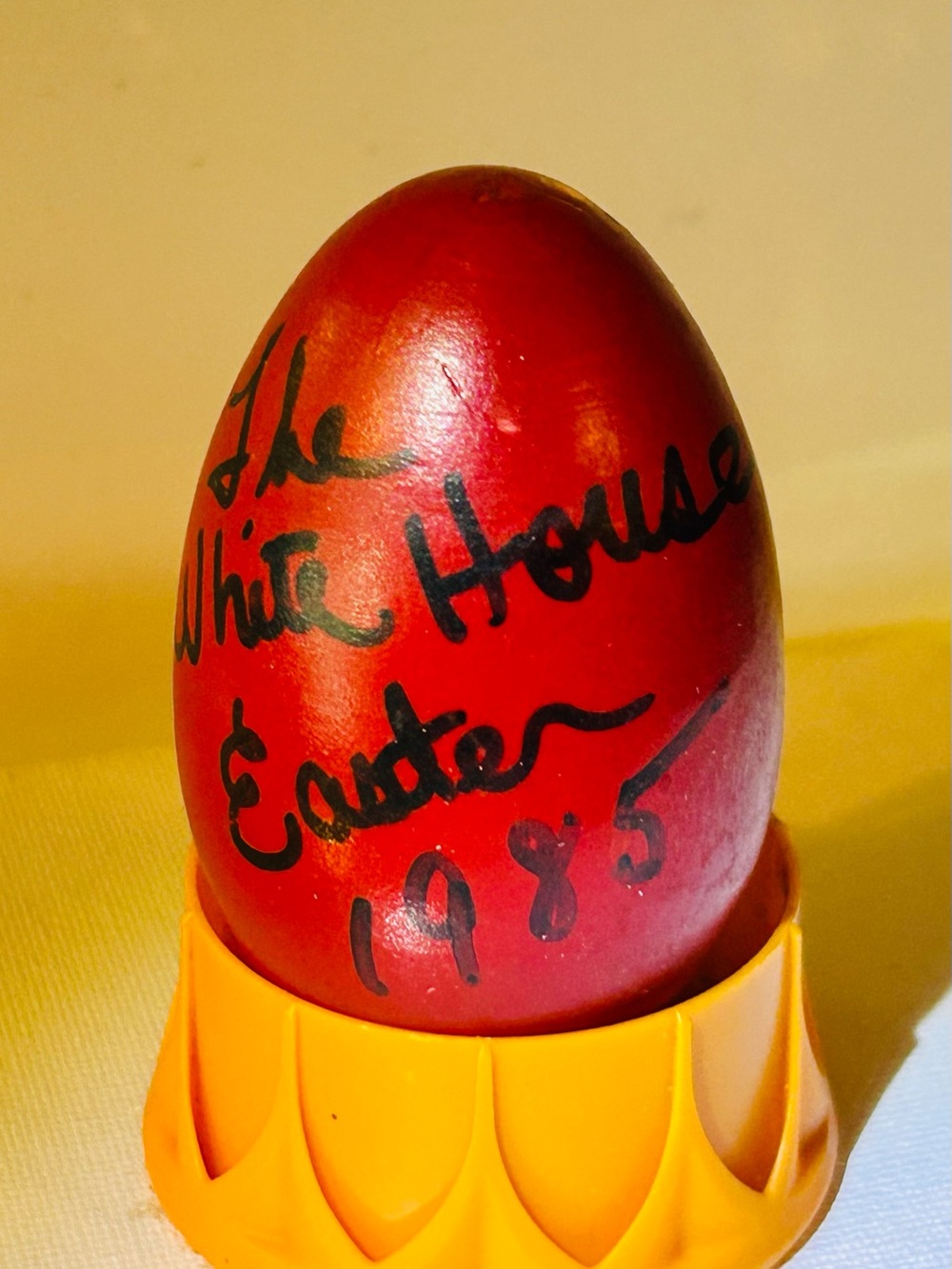 V. 1985 WHITE HOUSE EASTER EGG (ROLL) Wooden Egg from 1985 WH Lawn! REAGAN!!
